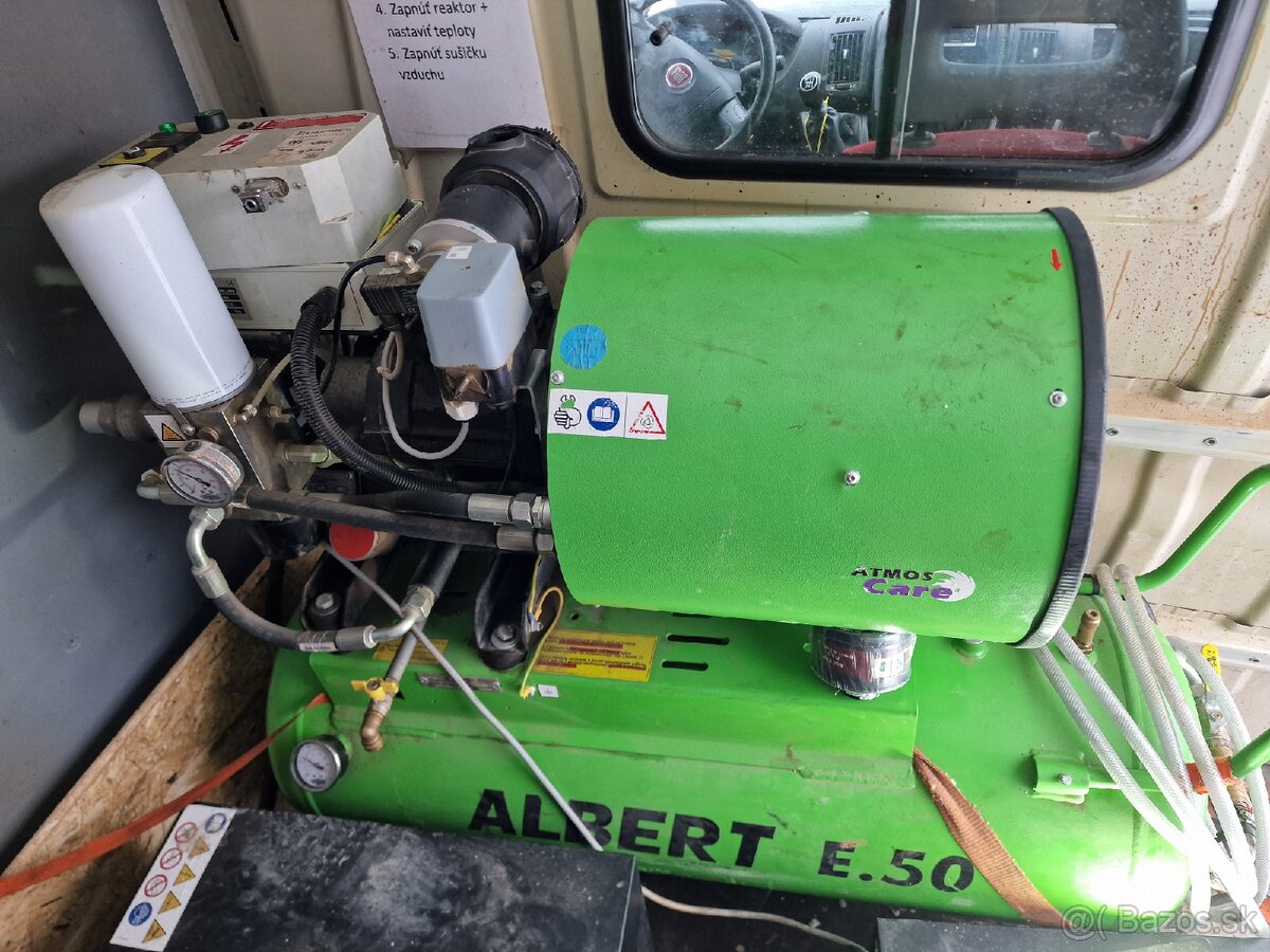 Stroj na striekanu izoláciu graco a 25 - 4