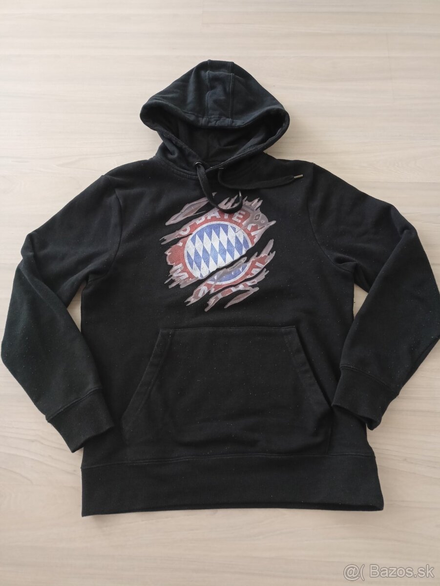 Mikina Bayern Mníchov veľ. S - 4