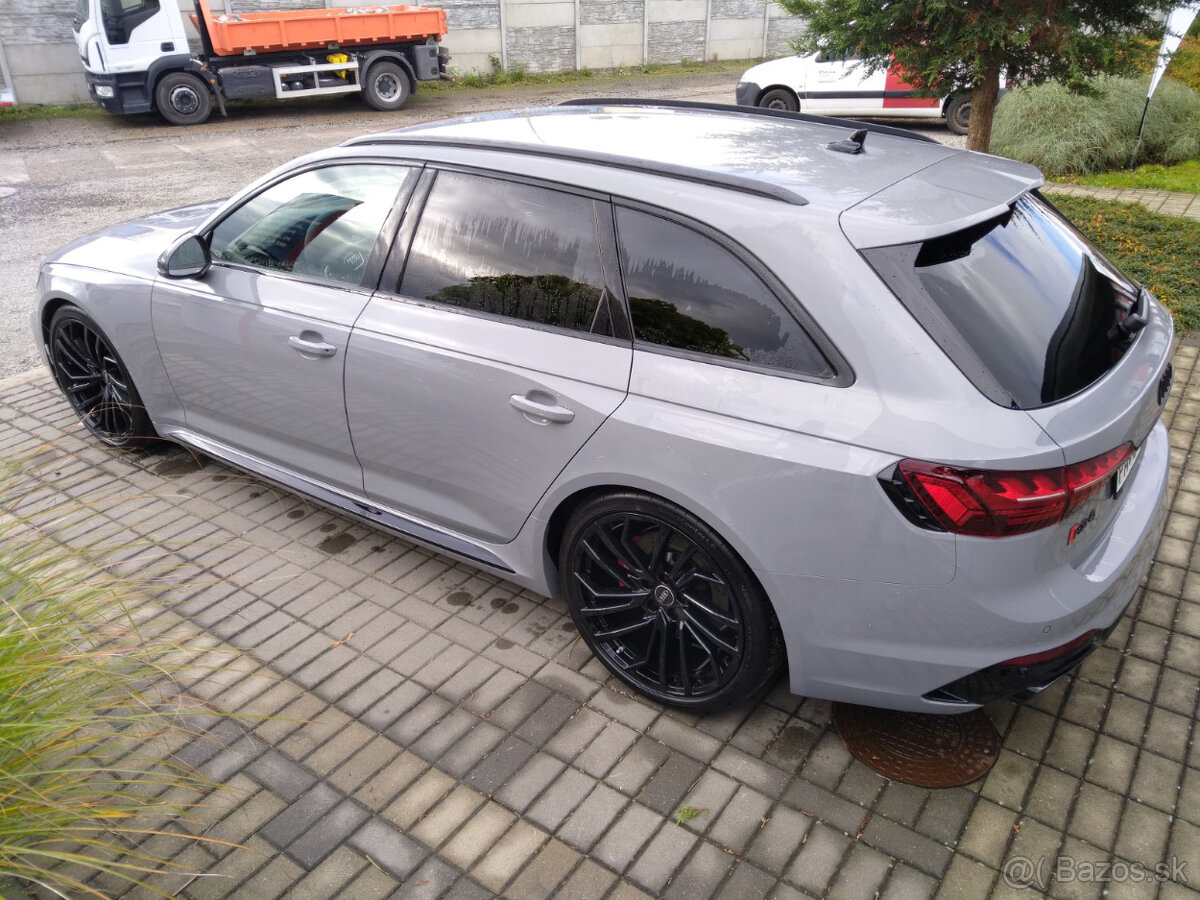 Audi RS4 r.2022 záruka Audi do 1/2027 - 4