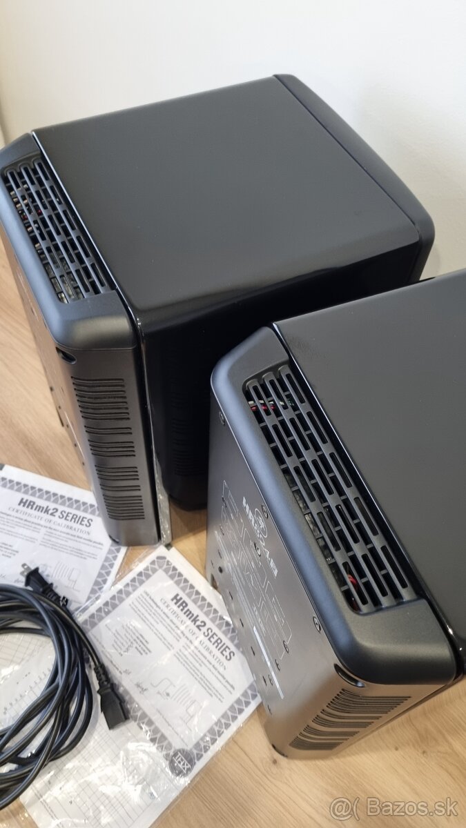 Mackie hr824 mk2 - 4