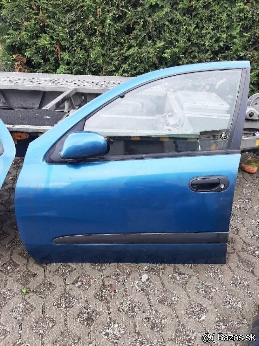 Predám dvere svetlá na Nissan almera 1.5 66kw QG15 rok 200 - 4