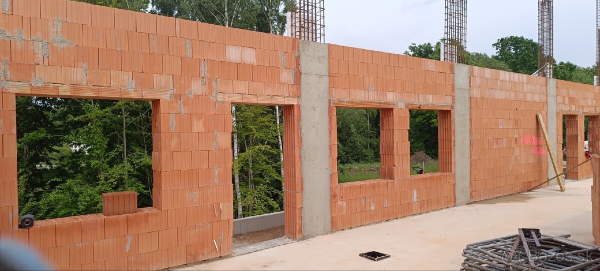 Partia murárov zháňa zákazky na rok 2026 - 4