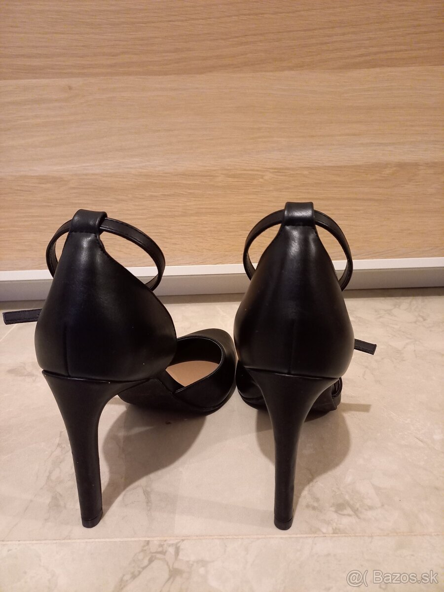 Čierne lodičky s remienkom - 4