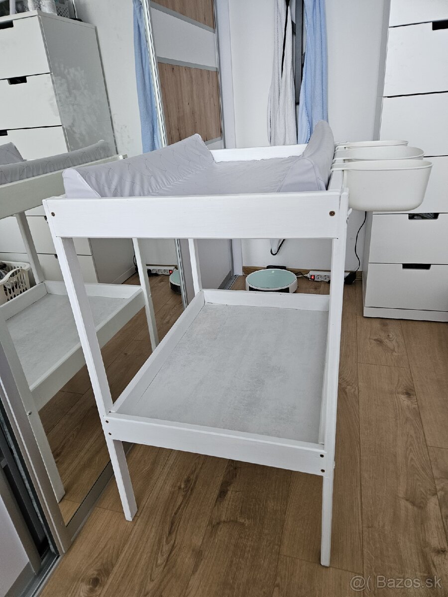 Prebaľovací pult - 4