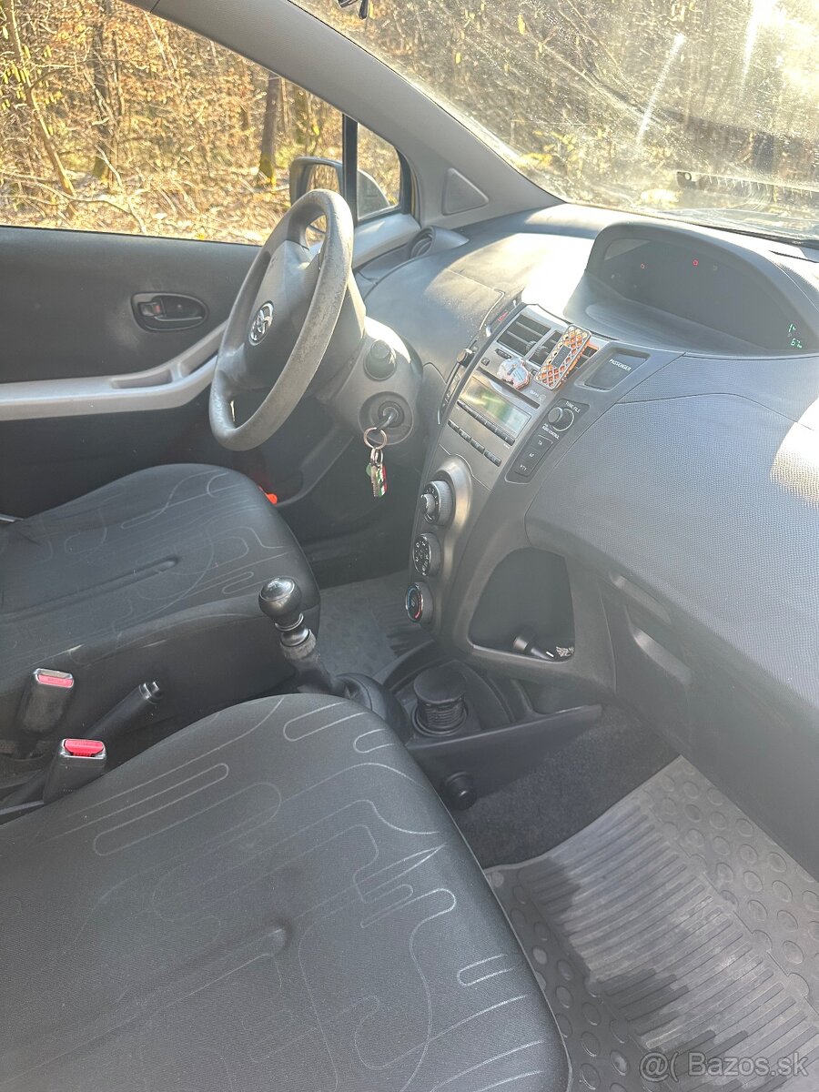Toyota Yaris 1.3VVTi - 4