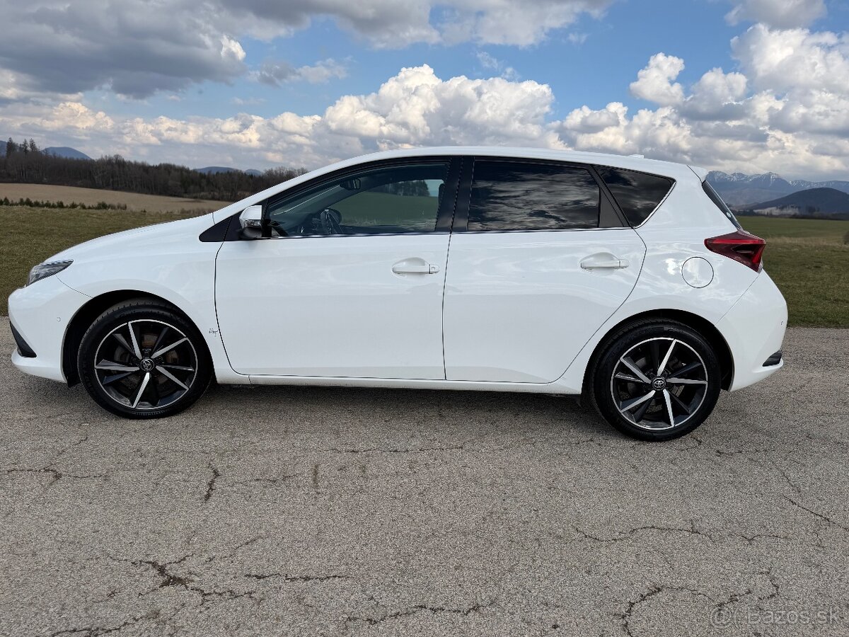 Toyota Auris 1.6 benzín 97kW Active Trend Plus - 4