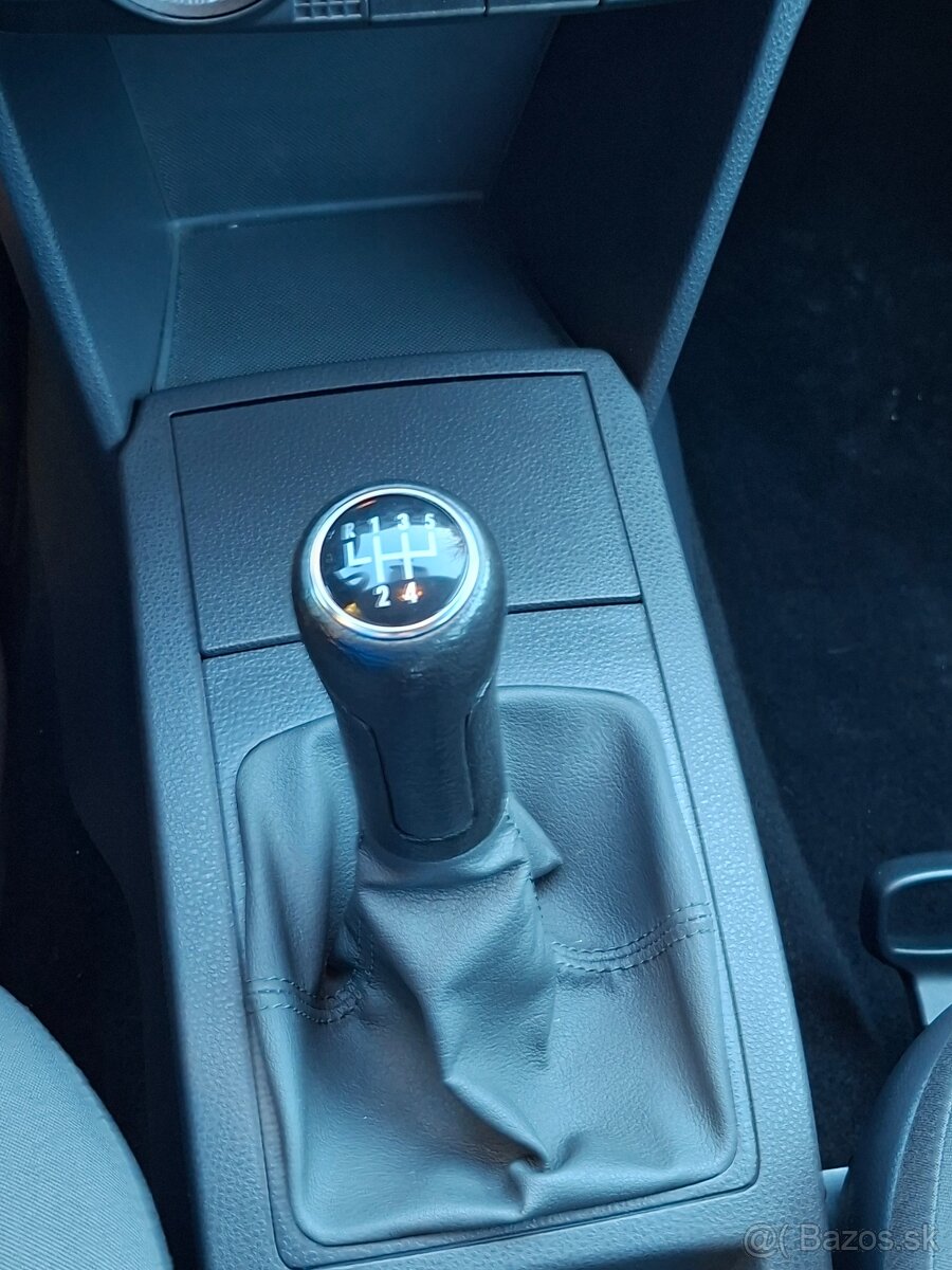 Predám Vw polo 1,2htp naj.73000km - 4