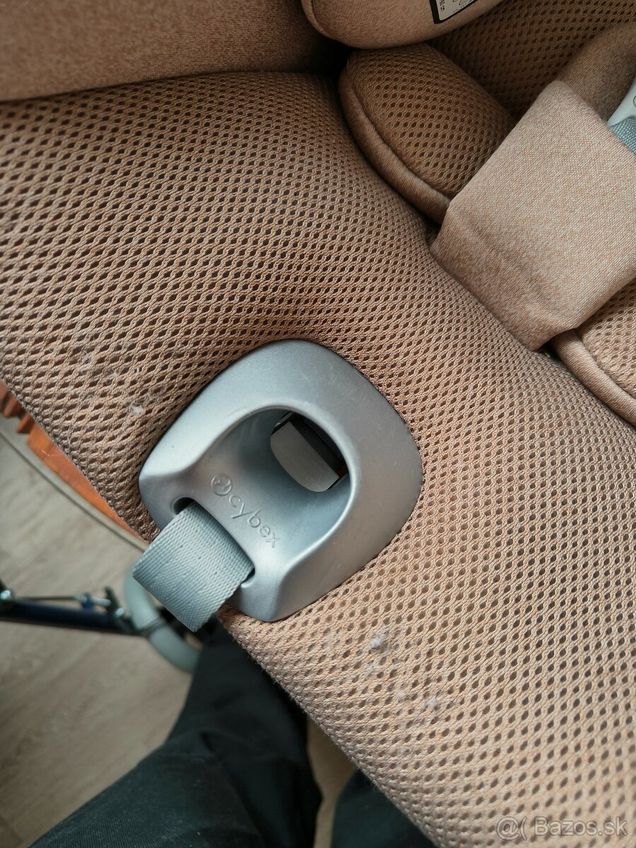 Cybex Cloud-T i-size s bázou Base T - 4