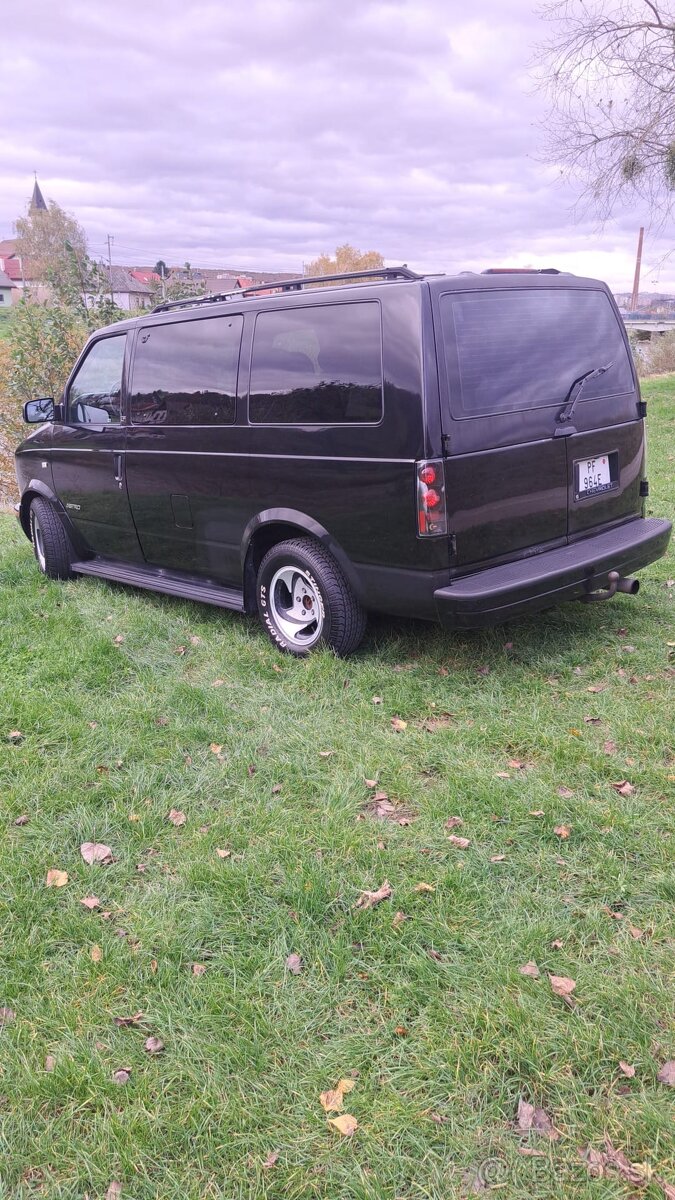Predam jedinecny Chevrolet Astro 4x4 - 4