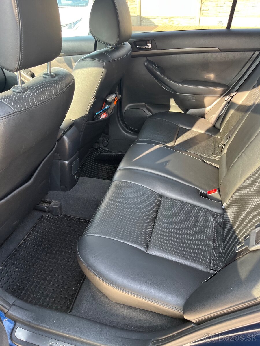 Toyota Avensis 2.0 benzín - 4