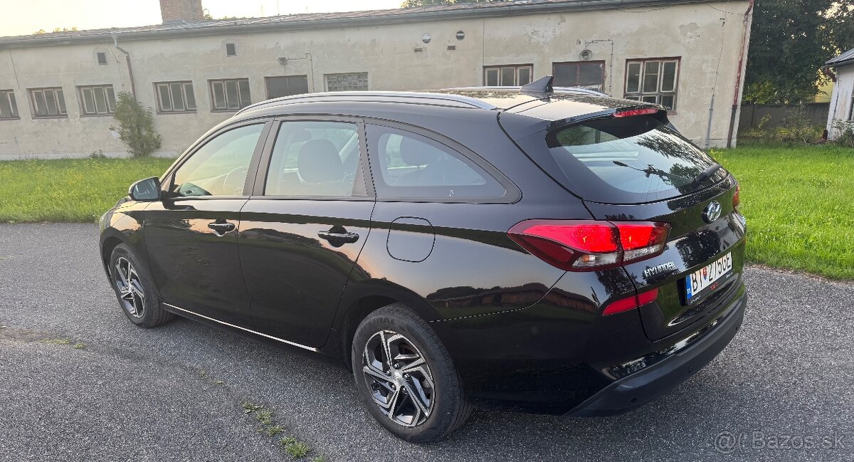 Hyundai i30 kombi 1.6crdi 85KW M6 RV2021 - 4