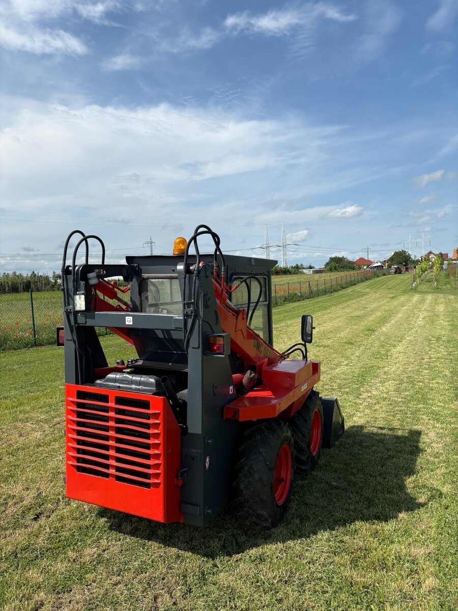 Predám nakladač UNC 060 - 4