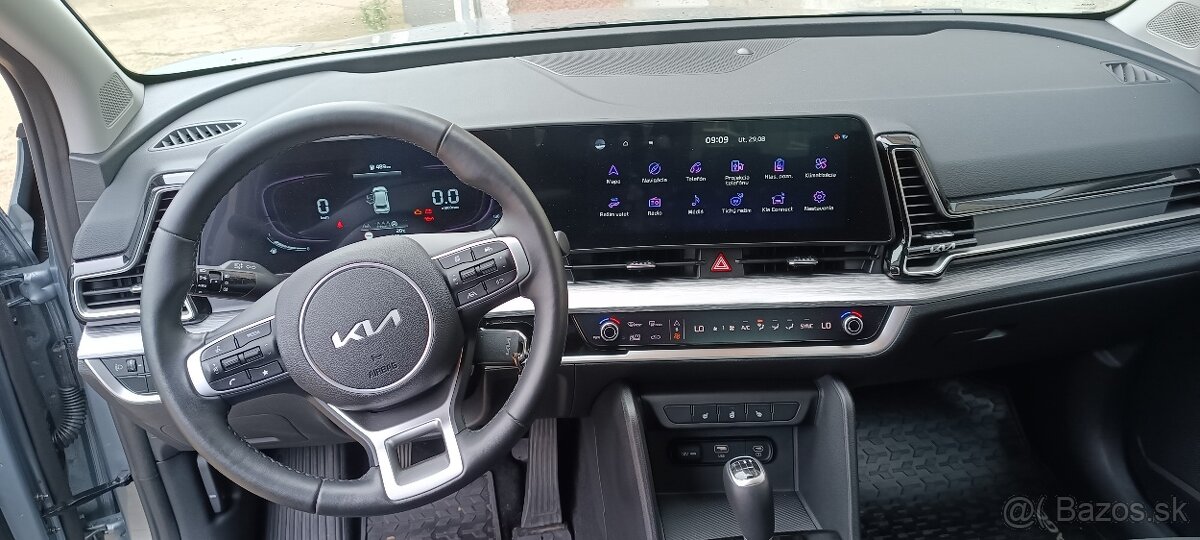 Kia Sportage 1.6, 2022, 1.maj., 24000km v záruke, GOLD - 4