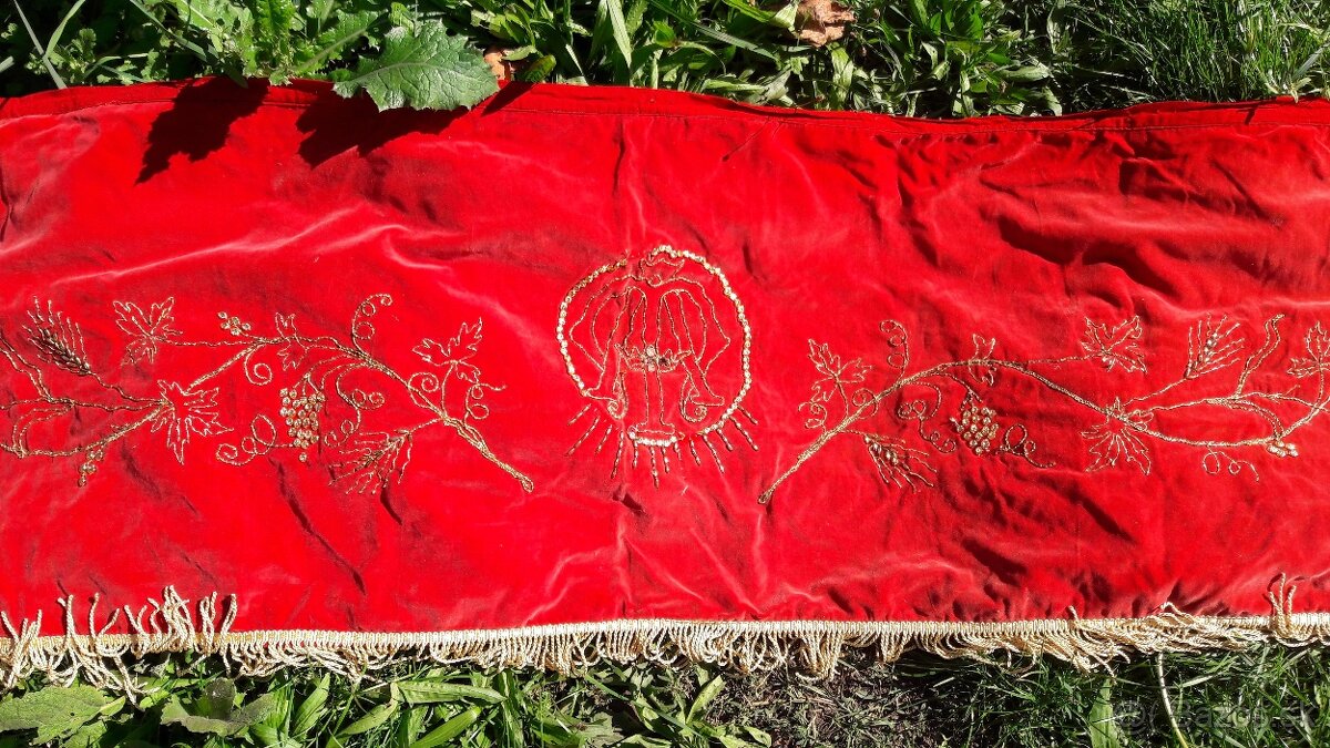 Kroj alebo liturgická textília - 4