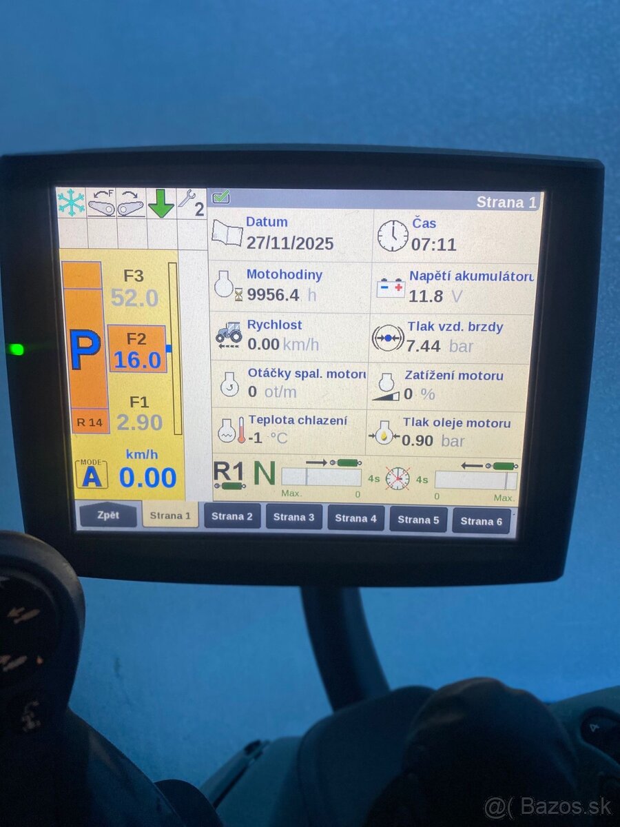 Traktor New Holland - 4