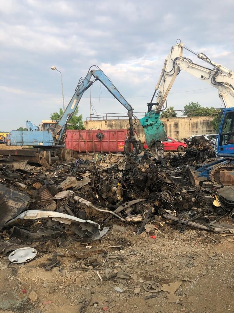 Príjmeme strojníka na pracovnom stoji FUCHS - 4