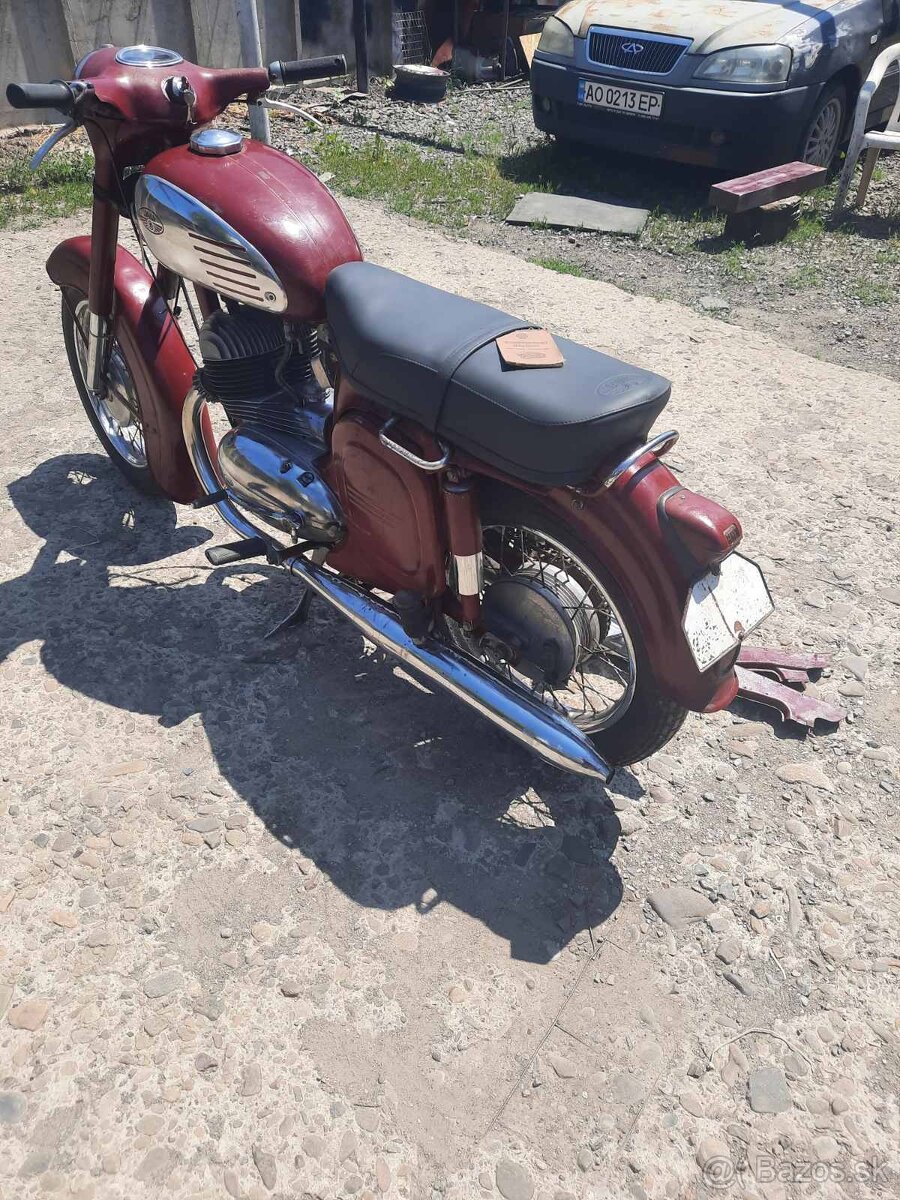 Jawa 350 model 354 - 4