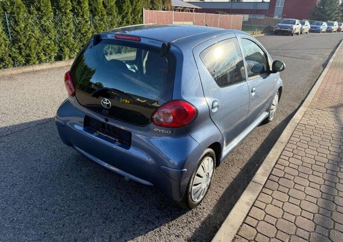 Toyota Aygo 1,0 i klima serviska nová STK benzín manuál - 4