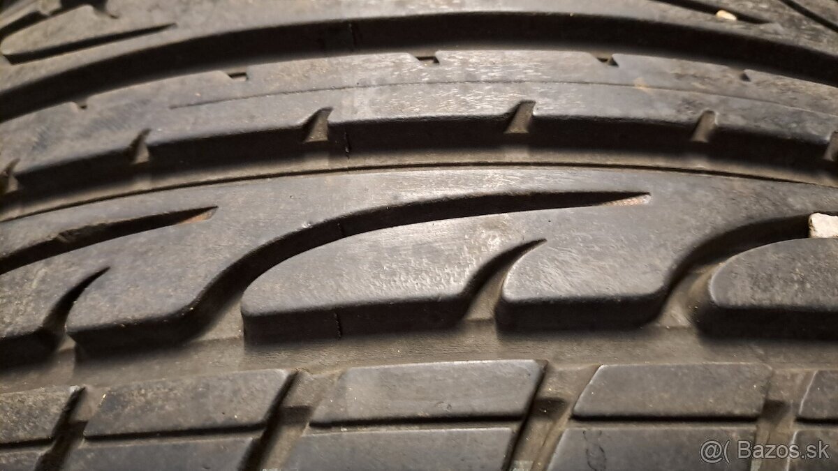 Predám 4ks jazdené letné 215/45r16-86W Dunlop - 4