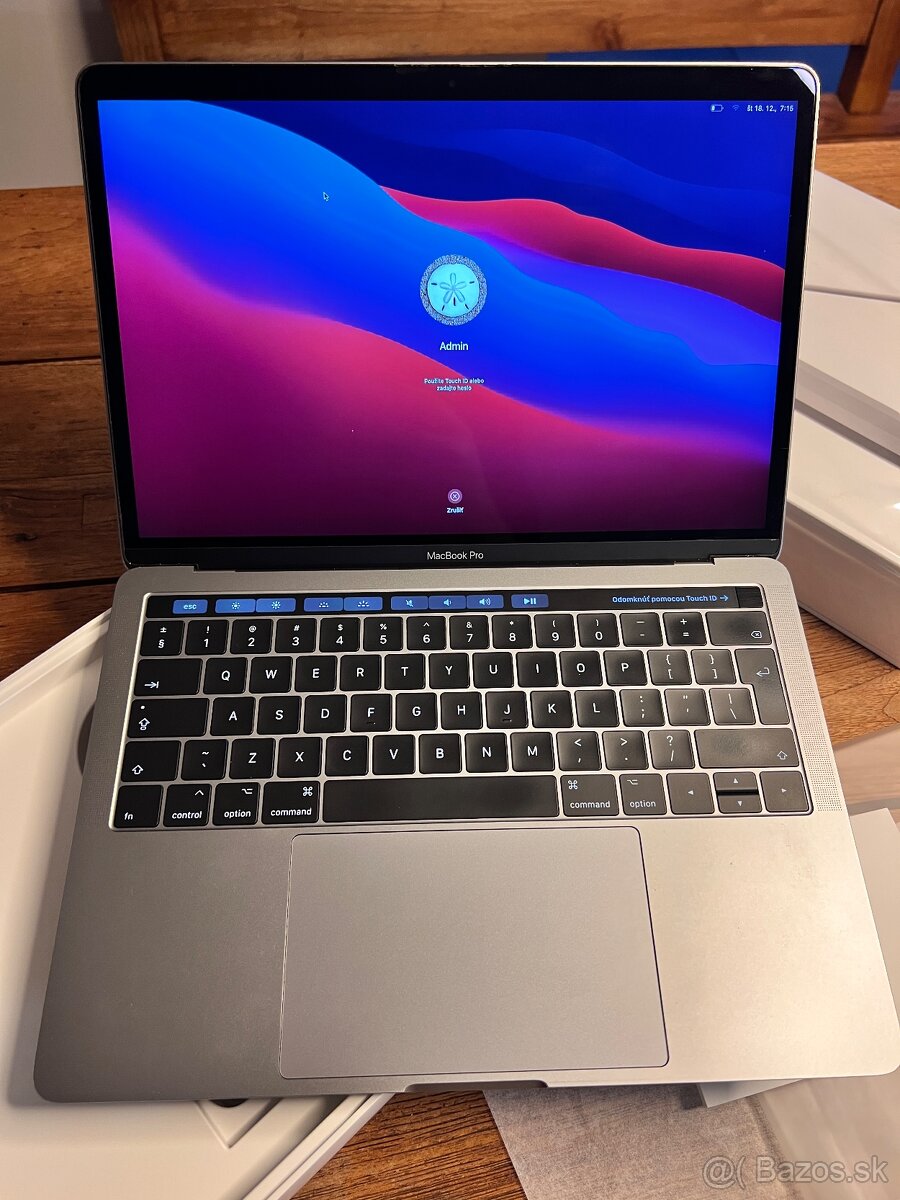 MacBook Pro 13" Retina, Touch Bar, Space Gray - 4