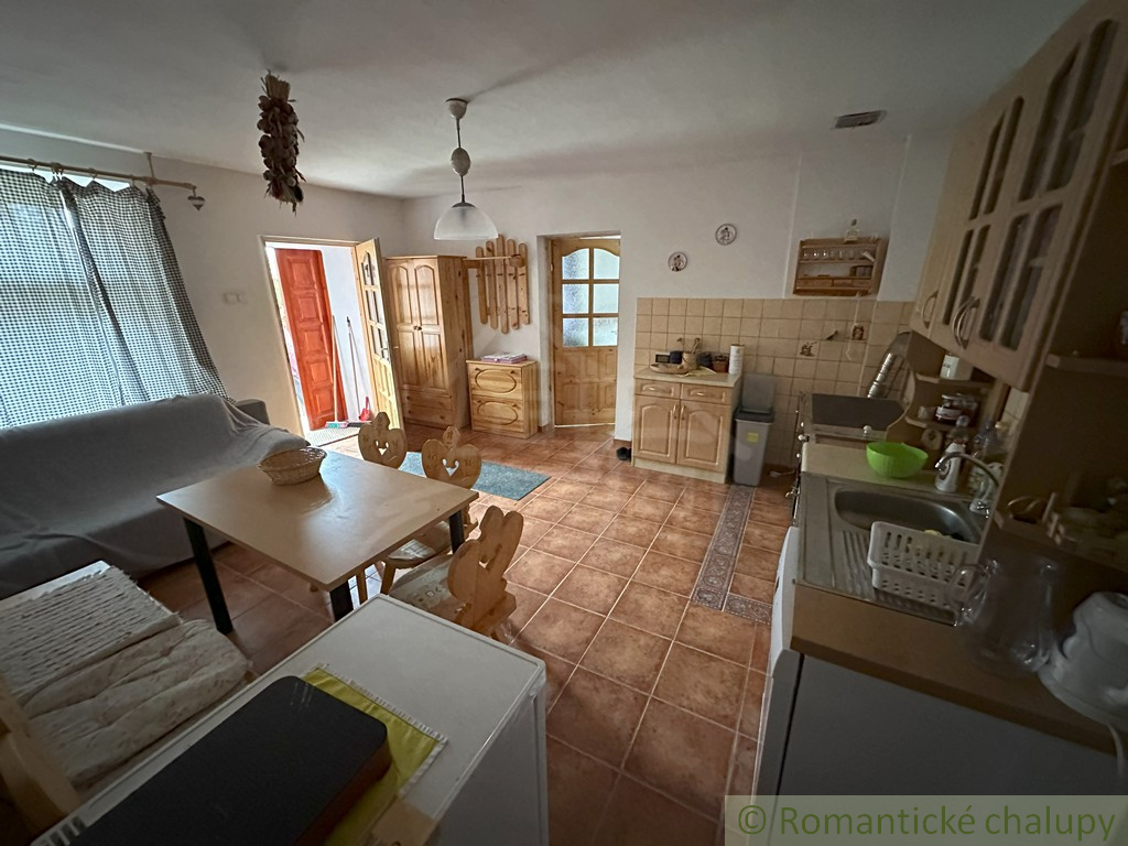 Chalupa v horskej obci Krokava - 4