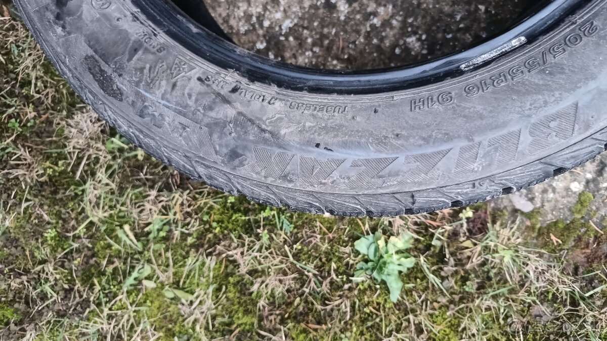 Bridgestone Blizzak 205/55 R16 - 4