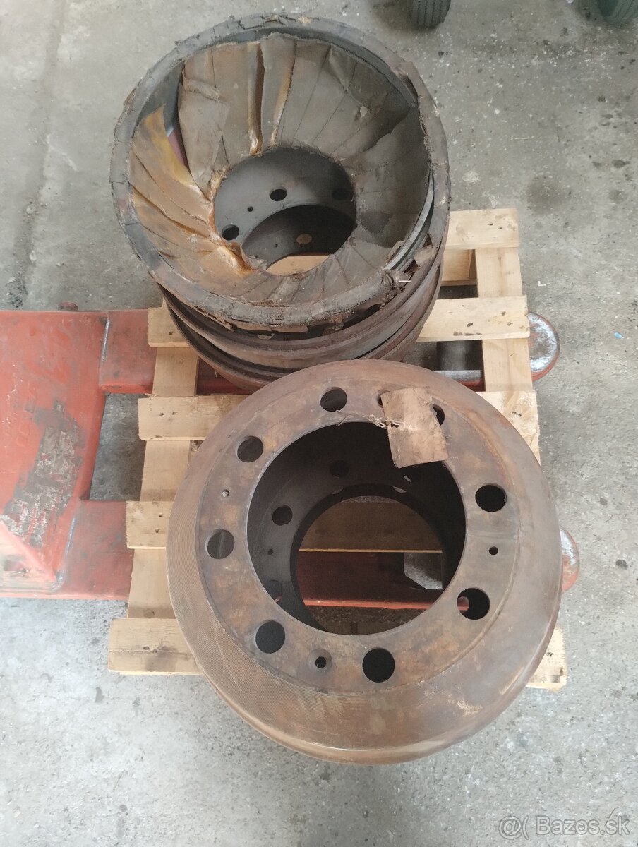 Praga V3S-nové brzdové bubny - 4