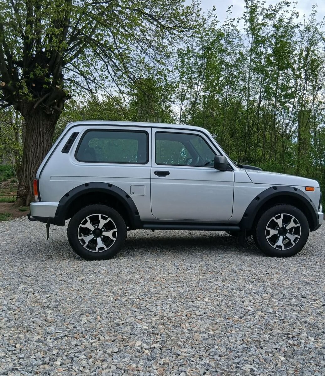 Lada niva 4x4 legend - 4