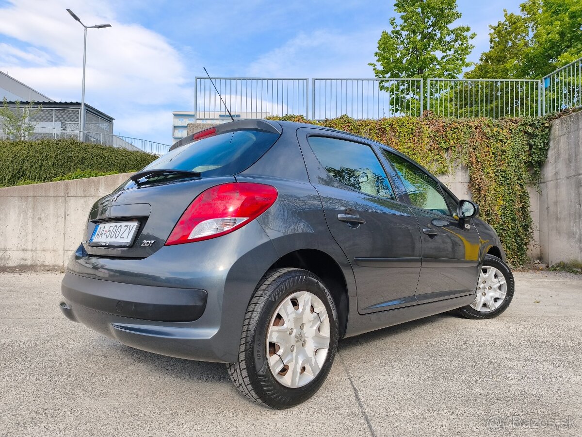 Peugeot 207 1,4E benzín - 4