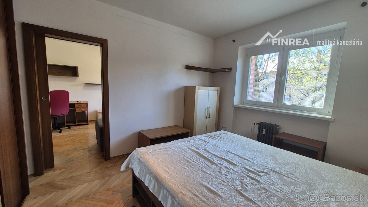Rent an apartment in Martin - 4