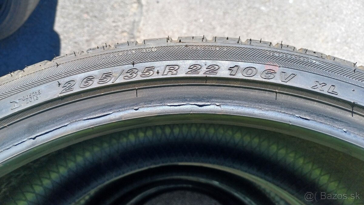 265/35 r22 - 4