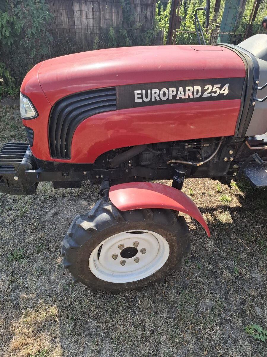 Malo traktor EUROPARD 254 Foton - 4