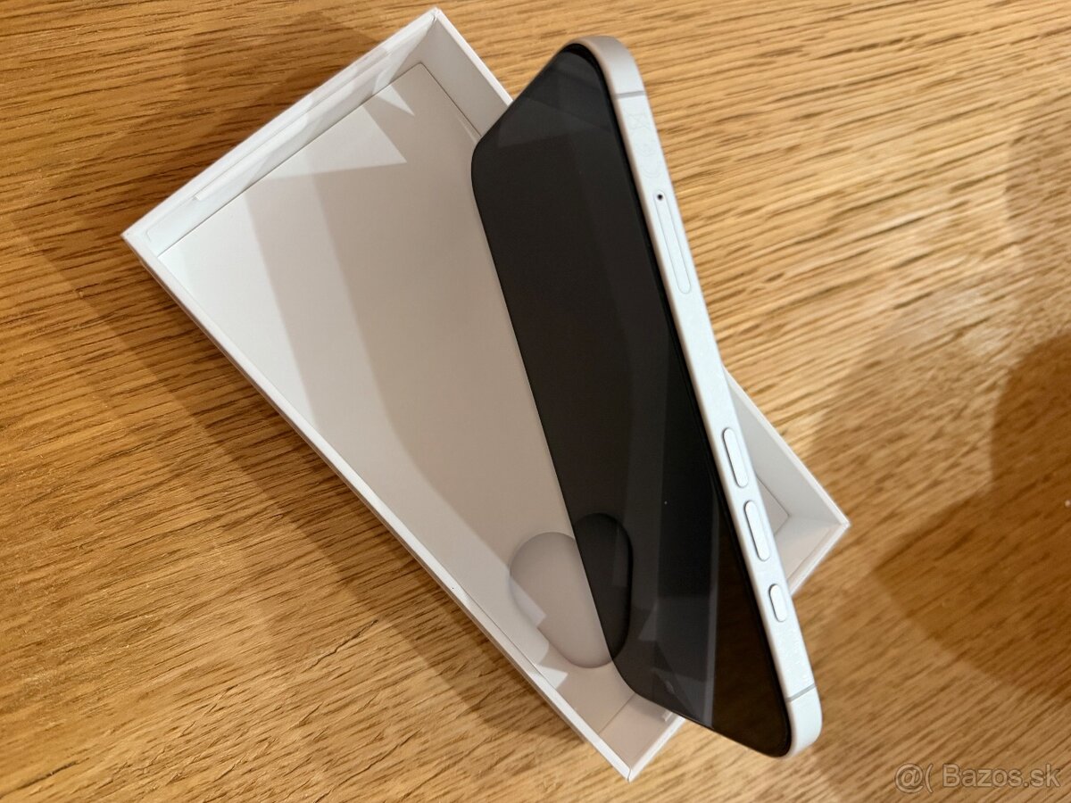 iPhone 16 256GB - 4
