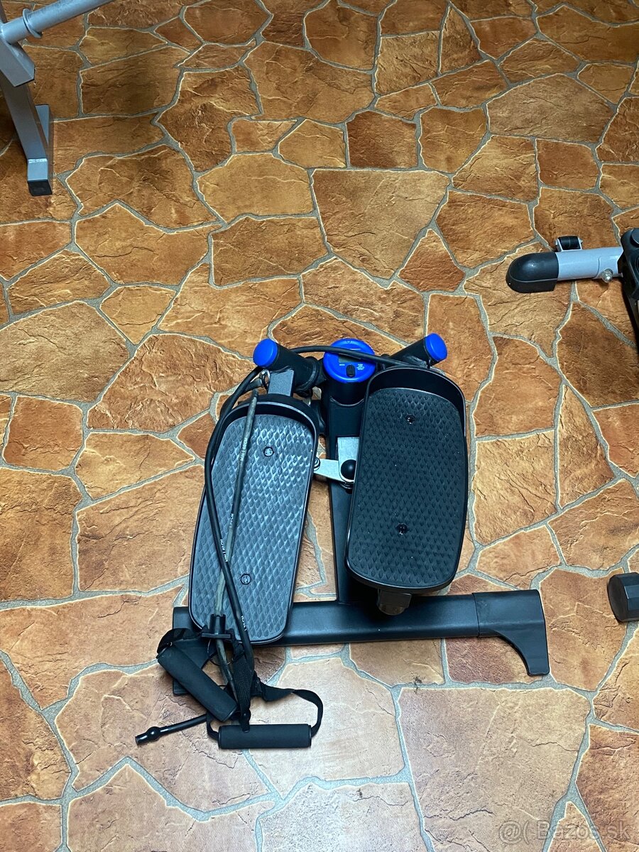 Lavičky- benchpress, brucho, steper - 4