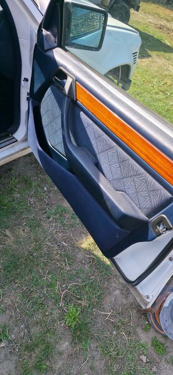 Mercedes w124 modrý interier - 4
