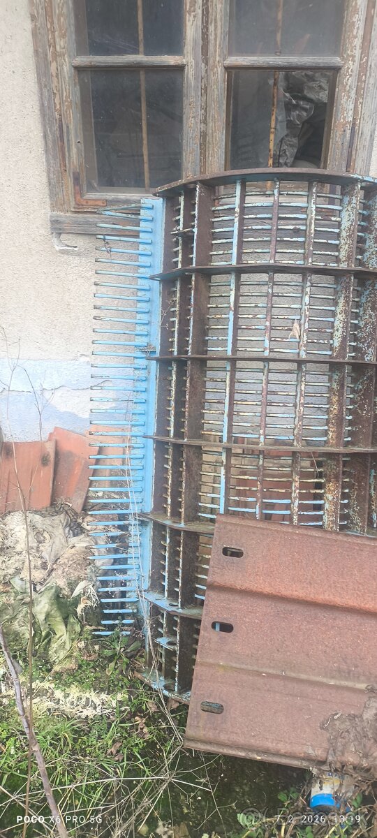 Predám kukuričny adaptér e514 - 4