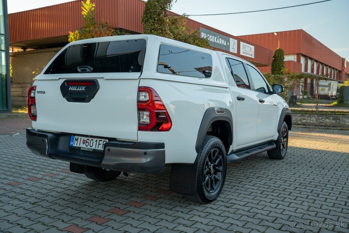 Toyota Hilux DC 2.8 I D-4D Invincible 4x4 A/T