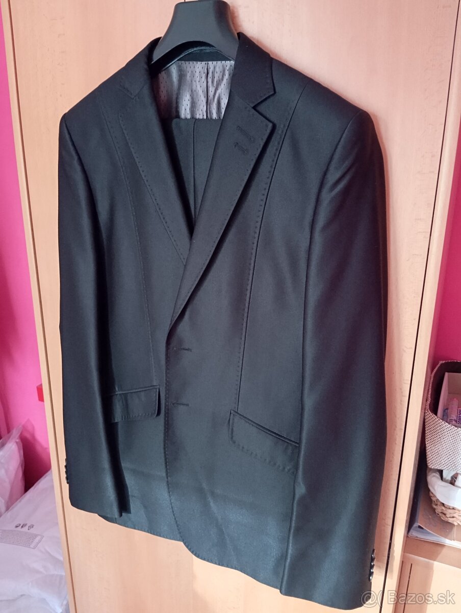 Predám čierny pánsky oblek veľkosť 182/46 - 4