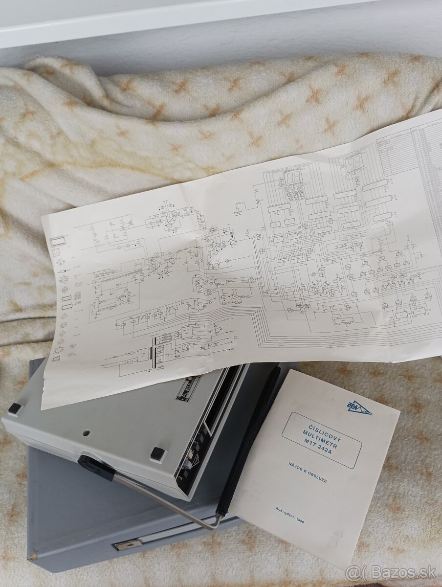 Retro číslicový multimeter M1T 242A - 4