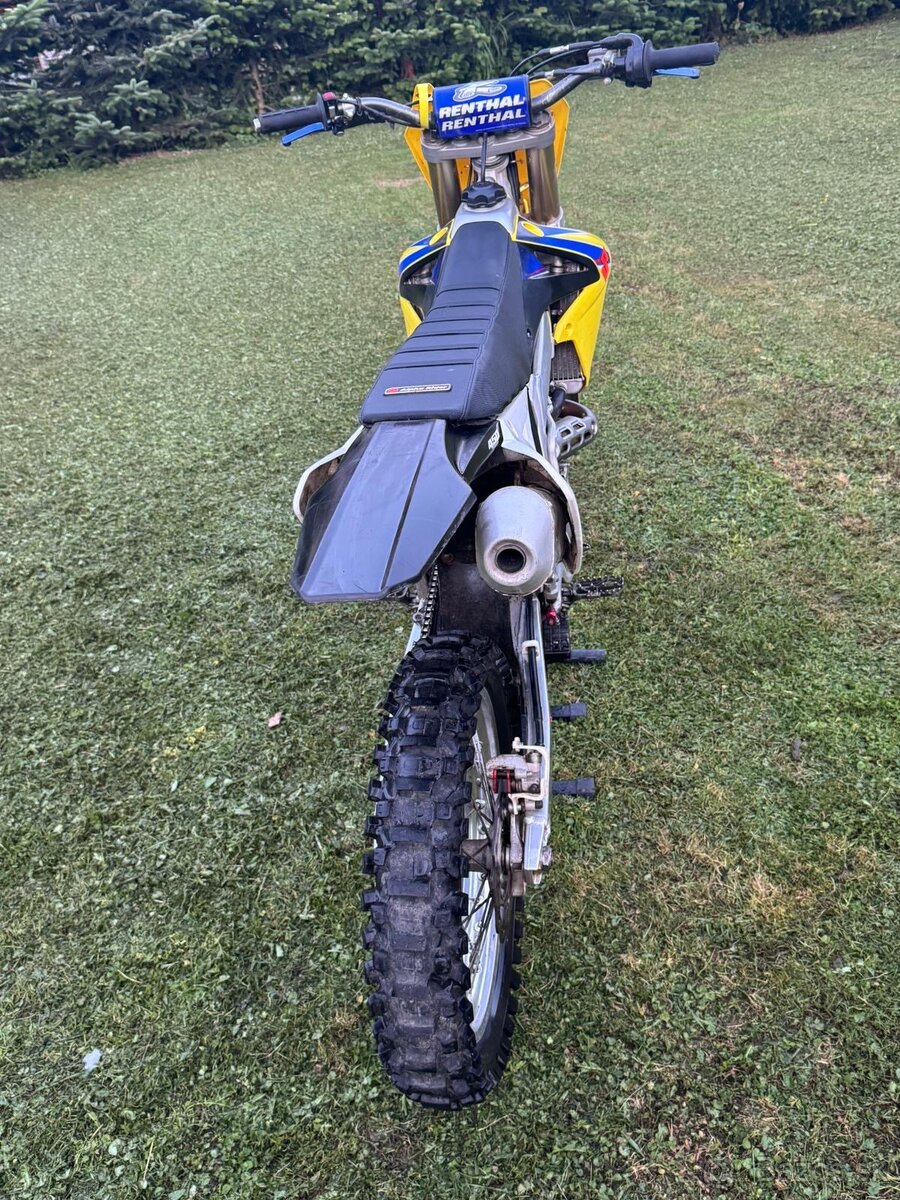 Suzuki RMZ 450 2011