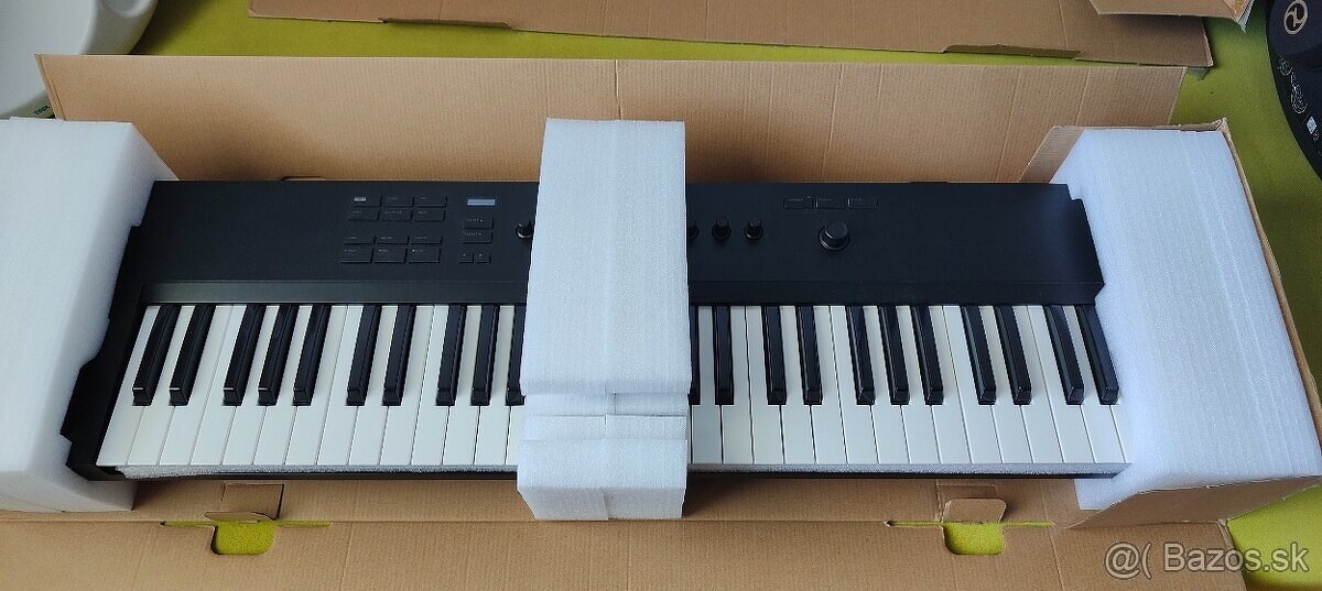 Native Instruments Komplete Kontrol A61 MIDI keyboard - 4