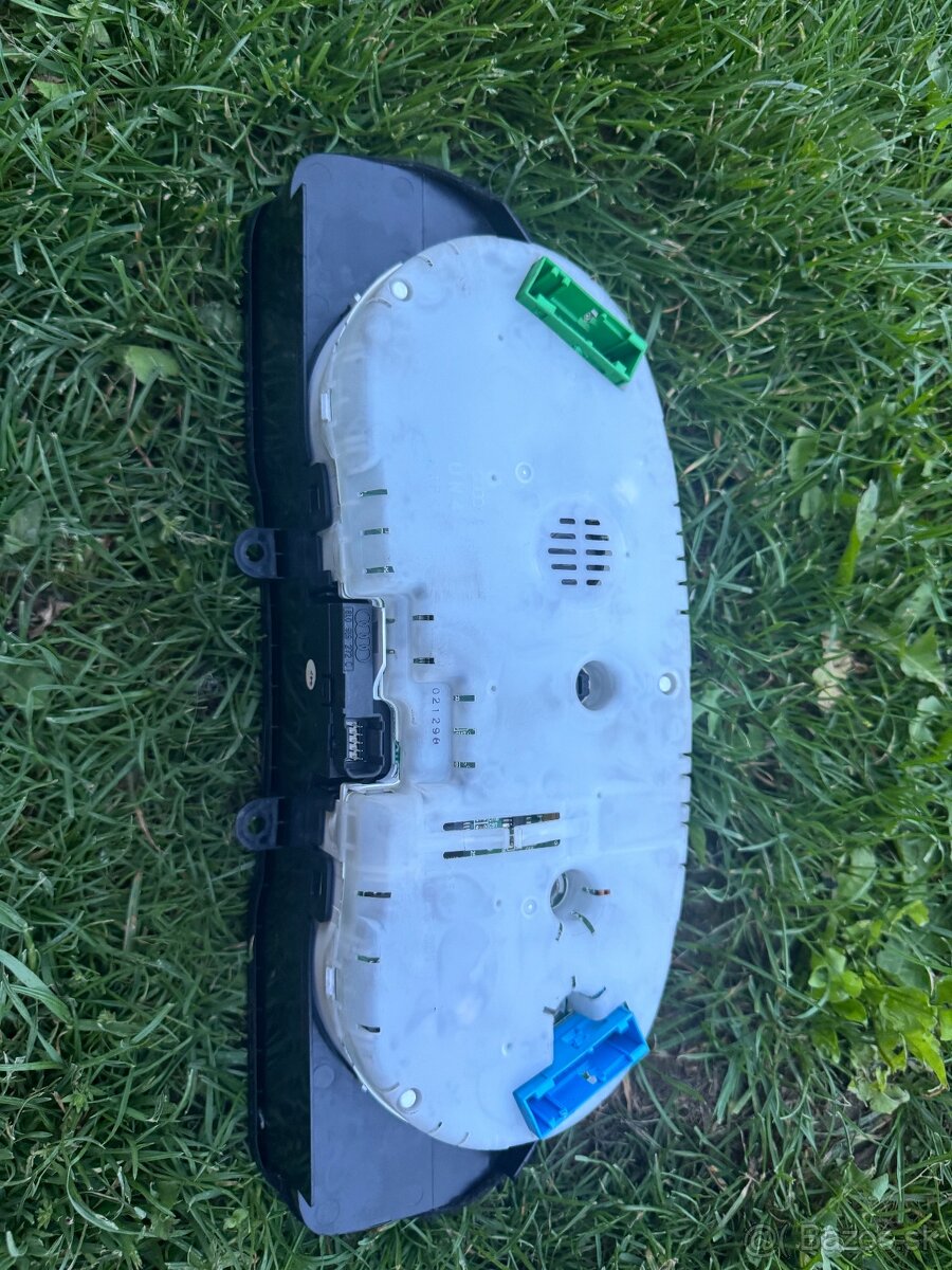 Budíky Audi a4 b5 1.8 T - 4