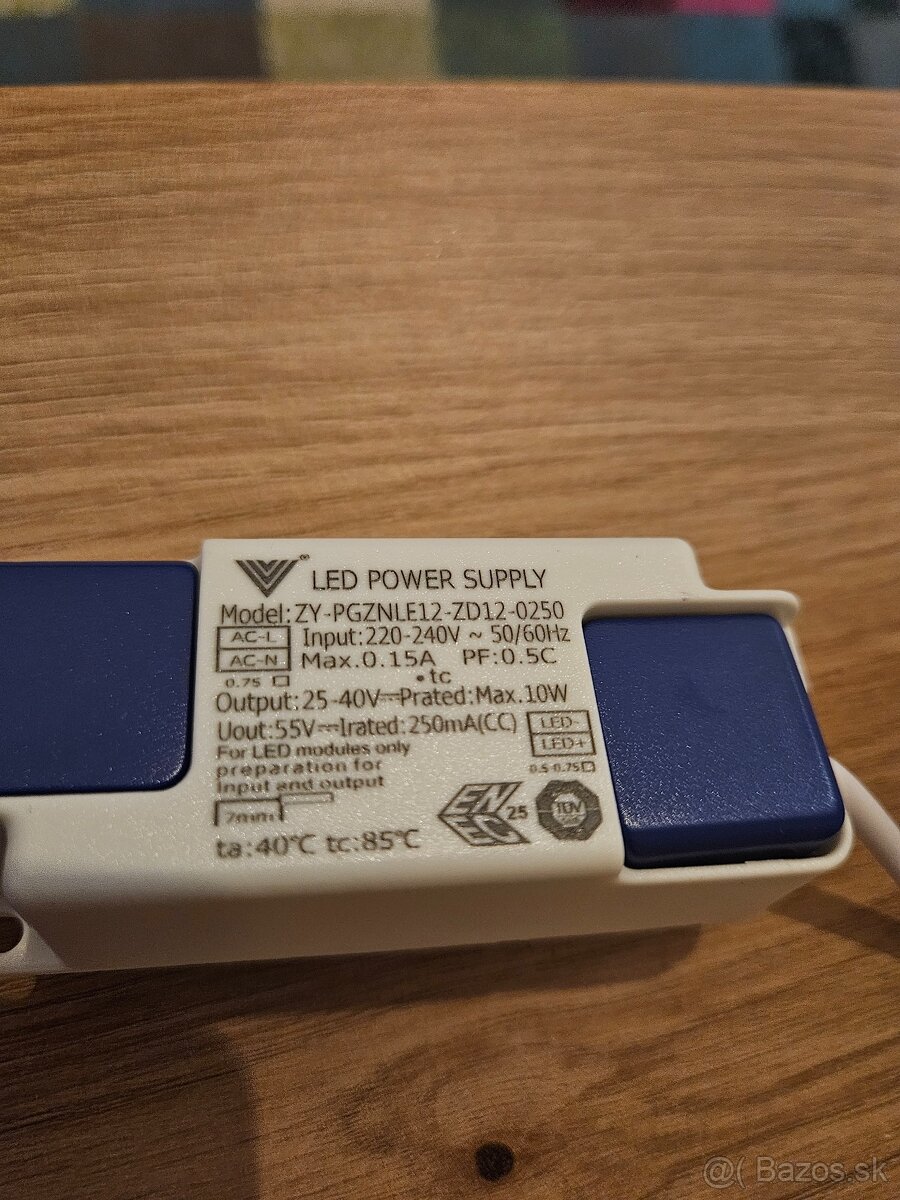 Nove biele bodove svetla ARELUX - 4