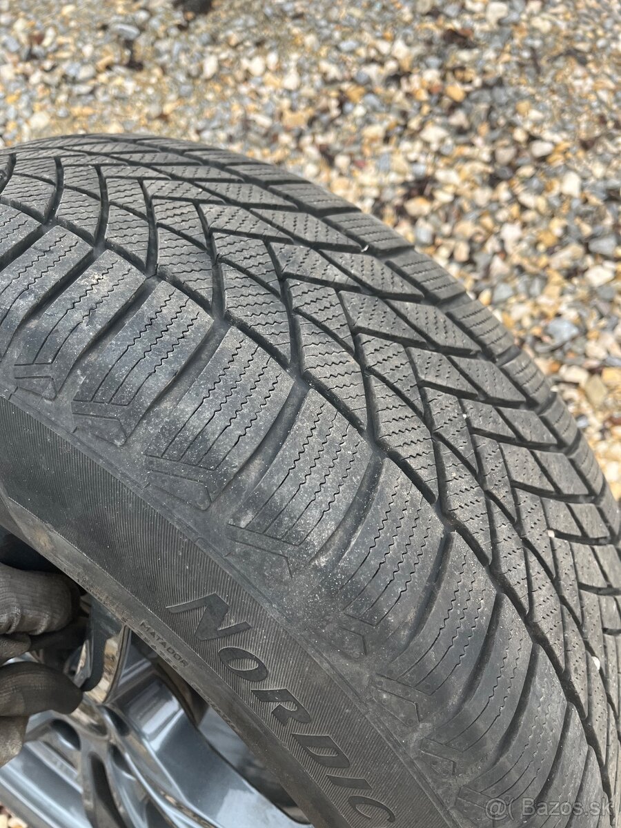 Predam zimnu sadu Bmw X5 R19 - 4