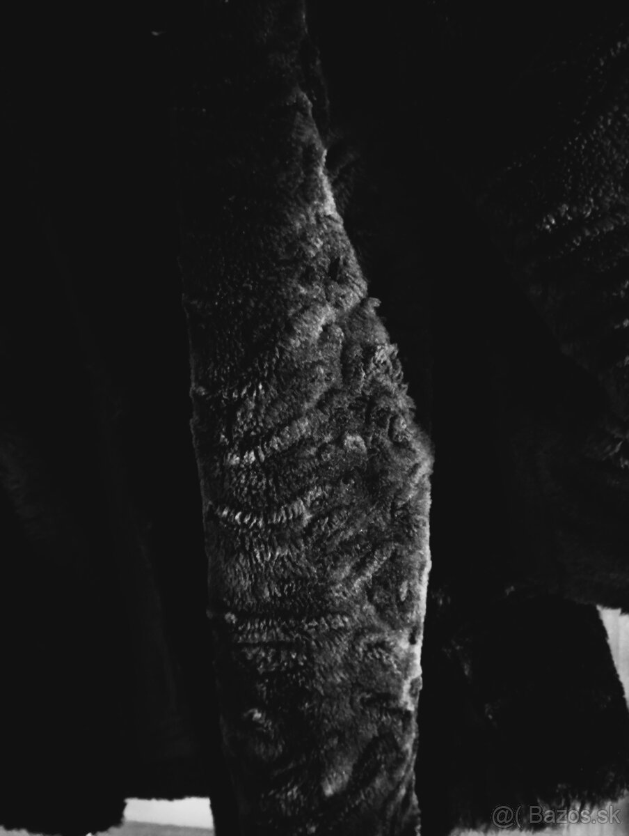 Dámsky čierny kožuch v. 40 - 4