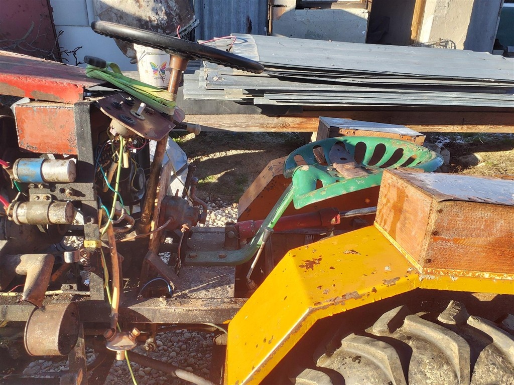 rozpredam malotraktor na diely - 4