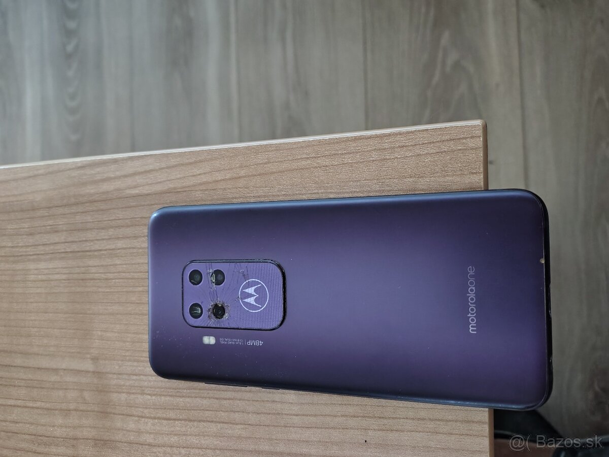 Motorola one zoom - 4