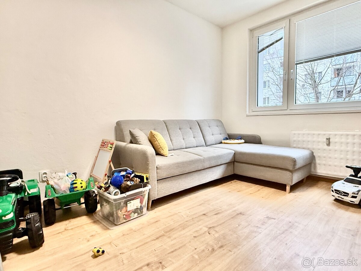 Priestranný 3 izbový byt s balkónom - 4