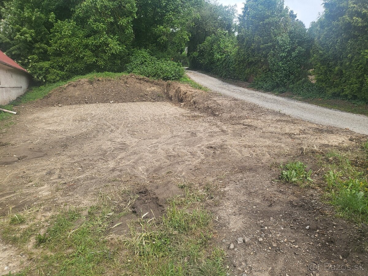 NA PREDAJ POZEMOK BENIAKOVCE - 4