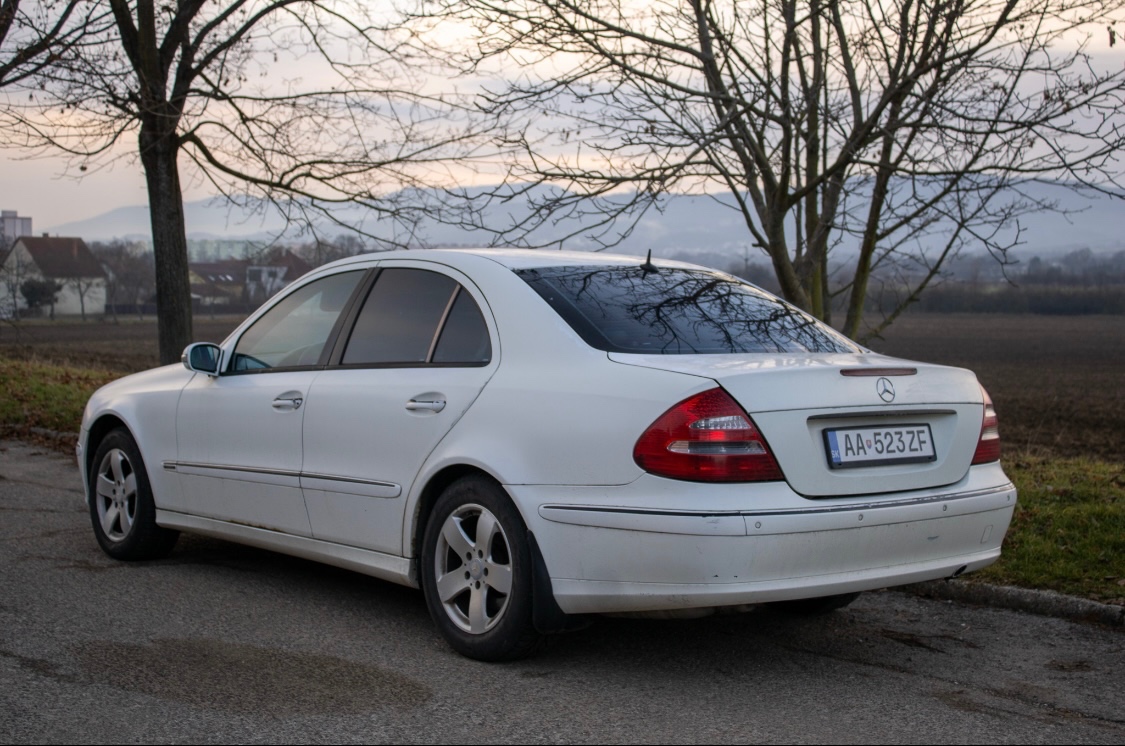 Mercedes-Benz E 320 Benzín 4x4 LPG - 4